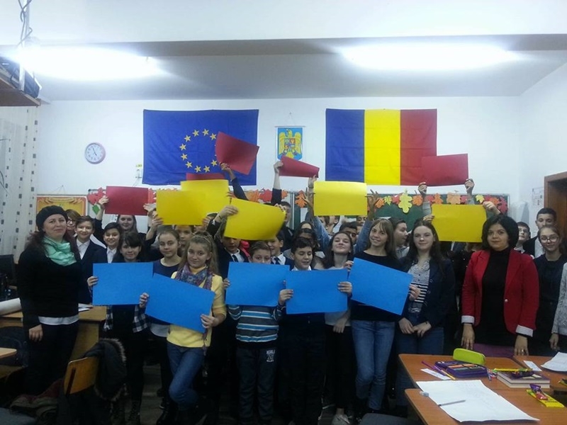 Elevii Școlii Gimnaziale „Mihail Kogălniceanu” Dorohoi pot face alegeri potrivite - FOTO